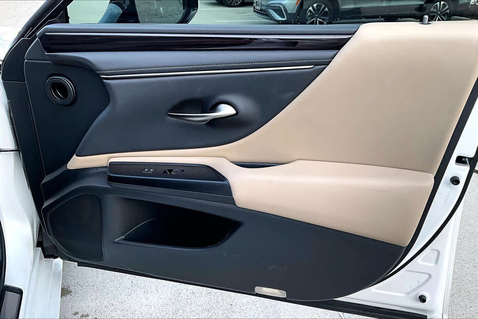 Used 2021 Lexus ES 350 w/ Premium Package image 21