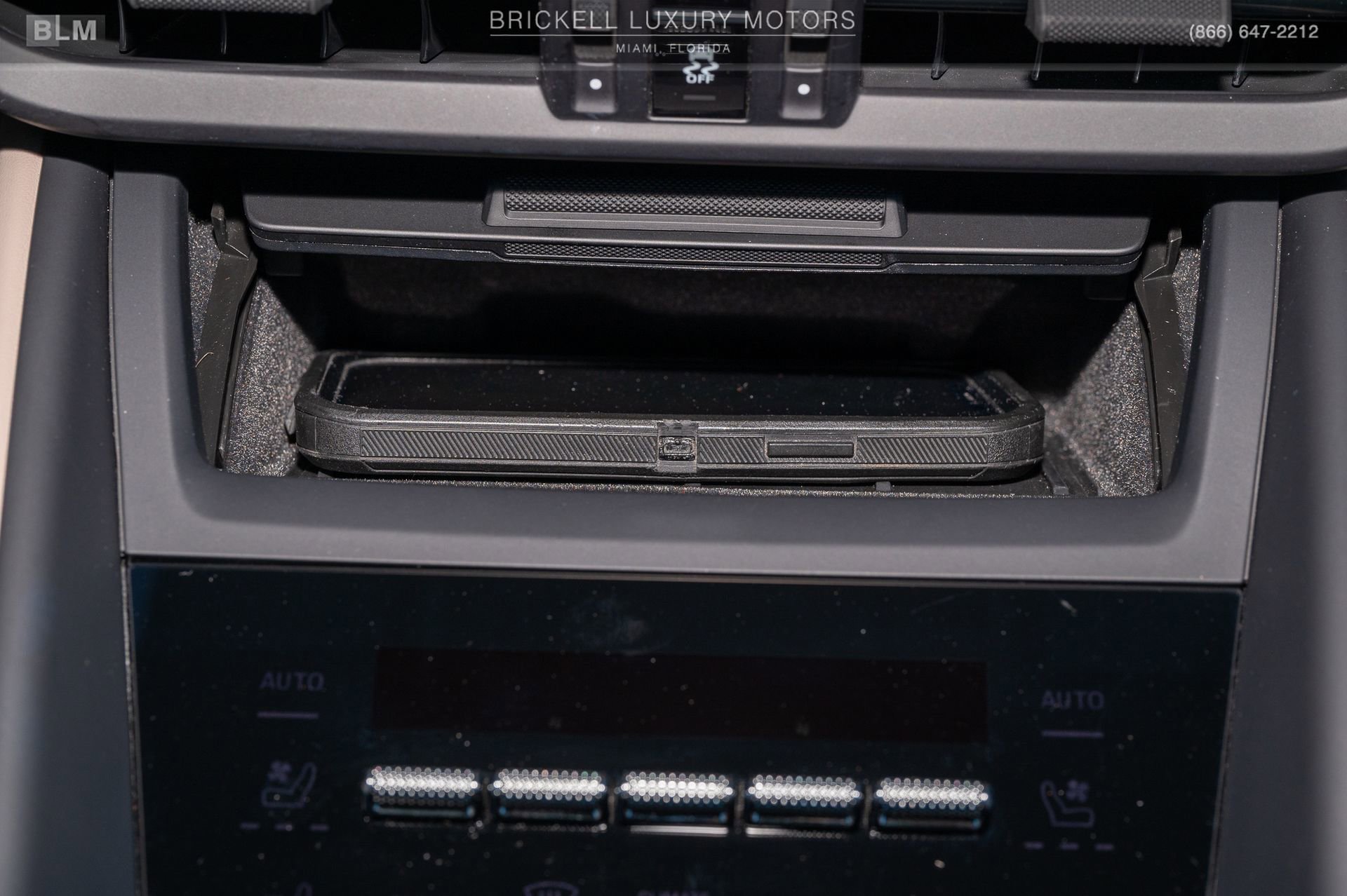 Used 2025 Porsche Macan 4 Electric image 26