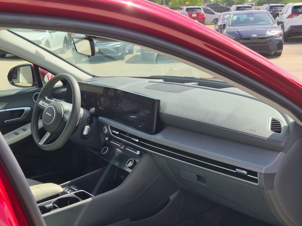 Used 2025 Hyundai Sonata SEL FWD image 29