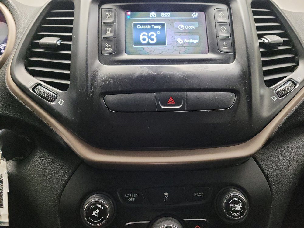 Used 2015 Toyota Camry LE FWD image 25