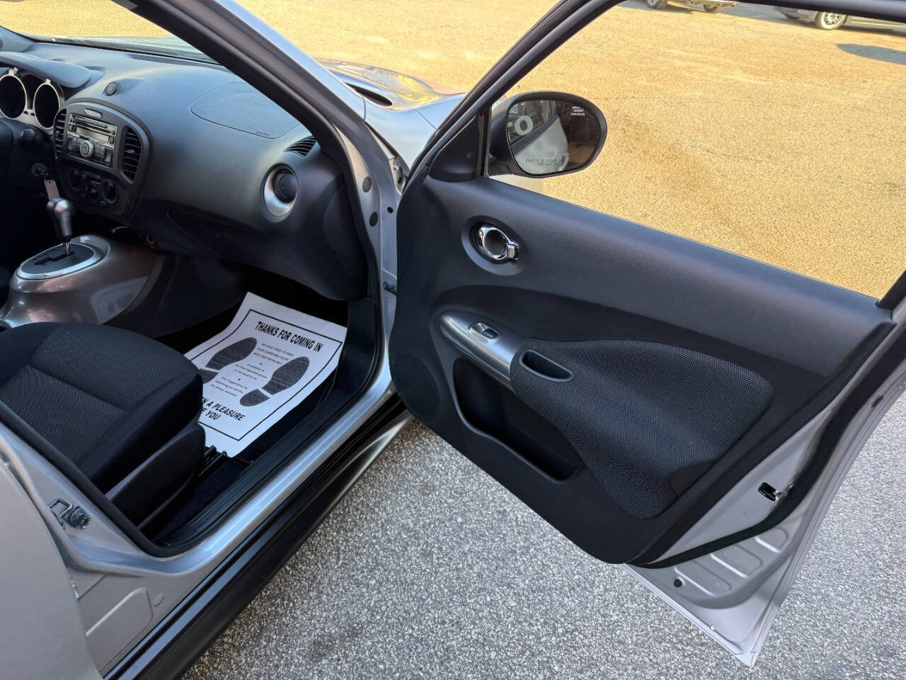 Used 2011 Nissan Juke S FWD image 16
