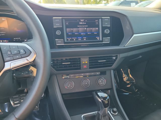 Certified 2024 Volkswagen Jetta Sport FWD image 21