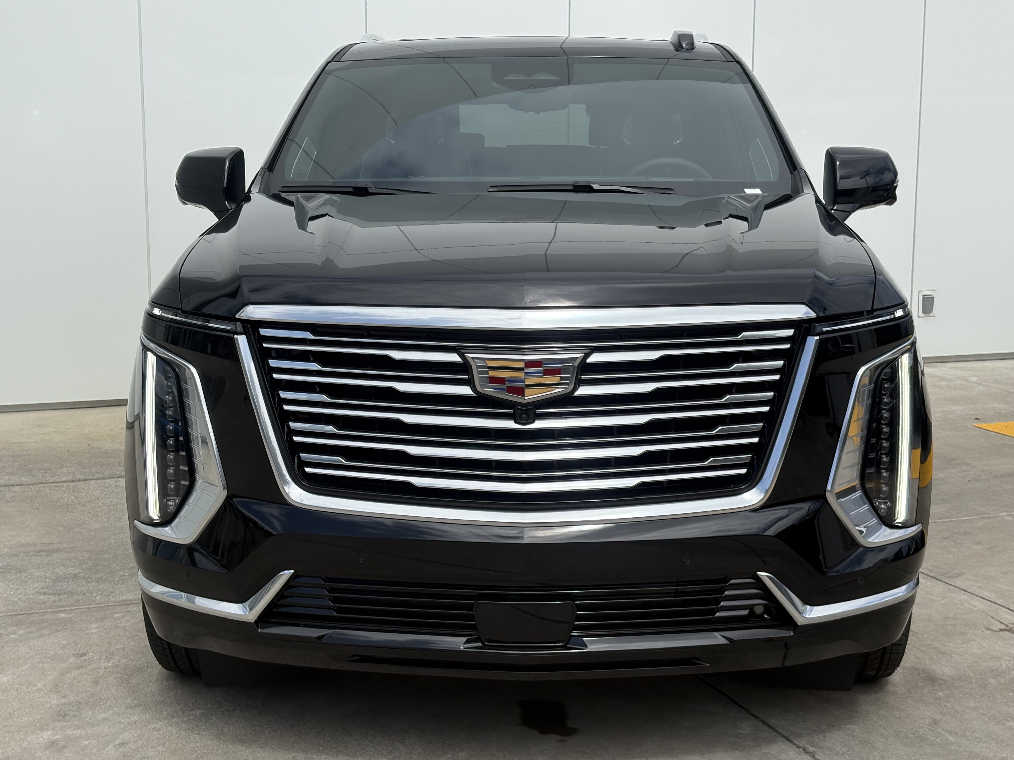 Certified 2025 Cadillac Escalade Premium Luxury Platinum AWD/4WD image 3