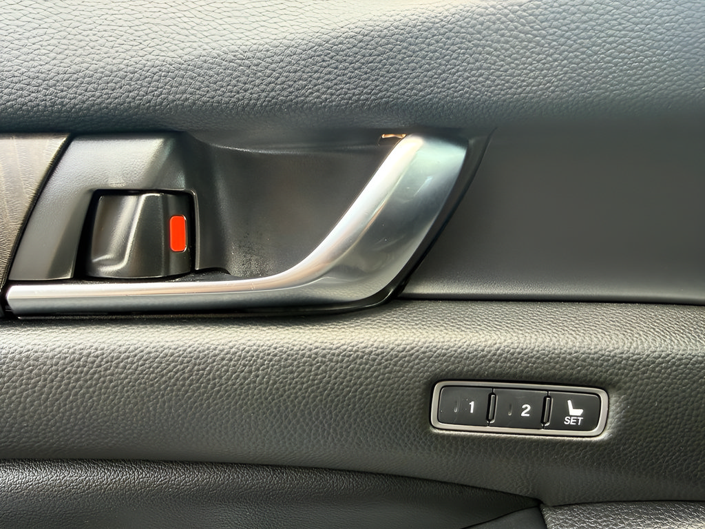 Certified 2022 Honda Accord Touring image 26