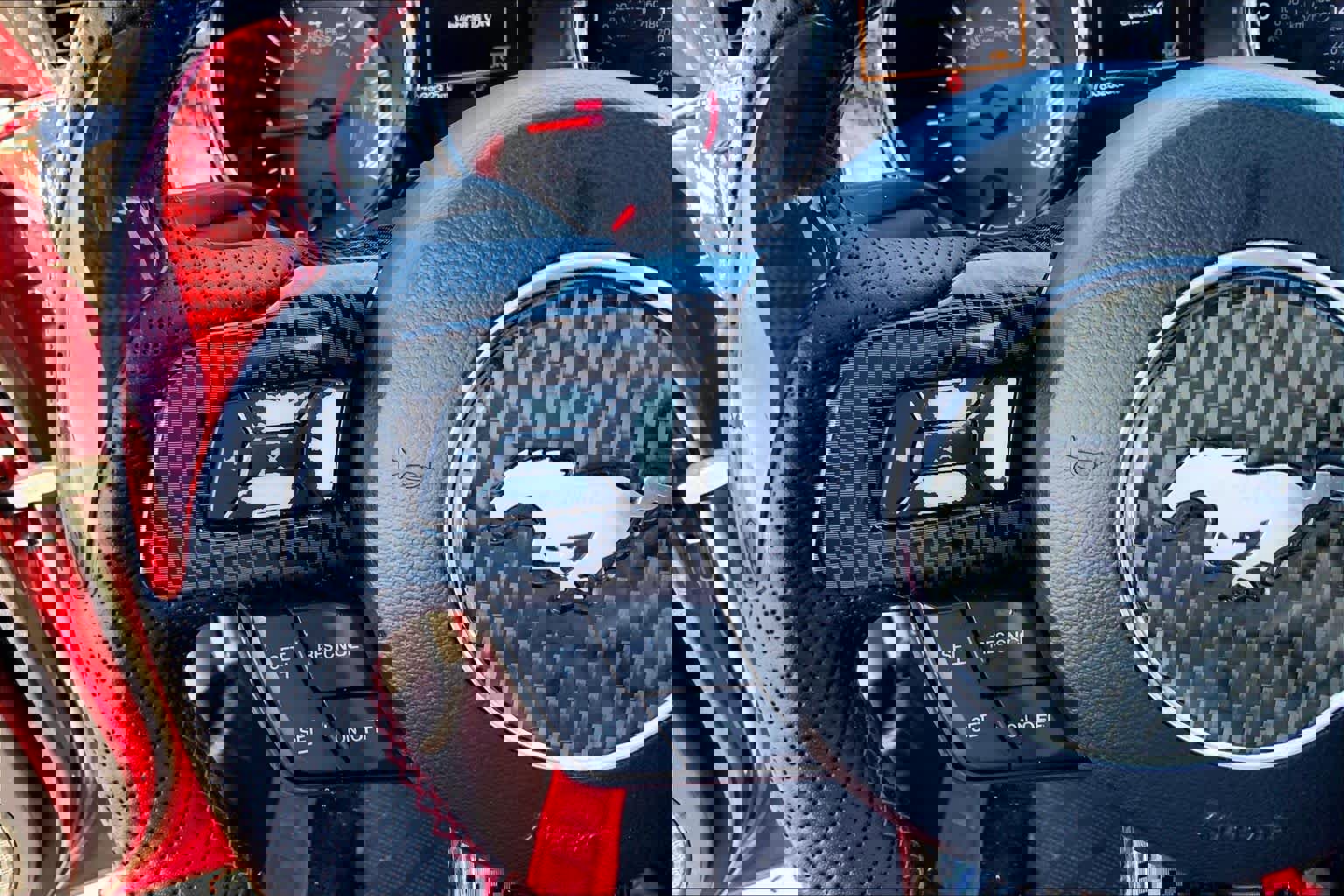 Certified 2018 Ford Mustang Convertible w/ Equipment Group 101A image 18