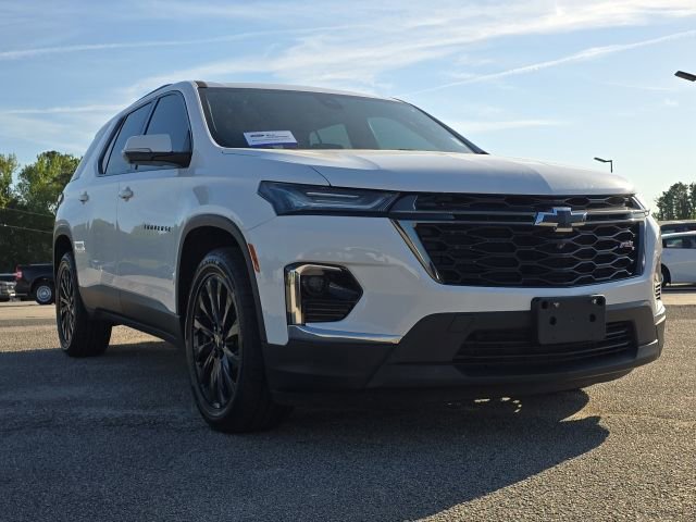 Used 2023 Chevrolet Traverse RS w/ LPO, Floor Liner Package AWD/4WD image 7