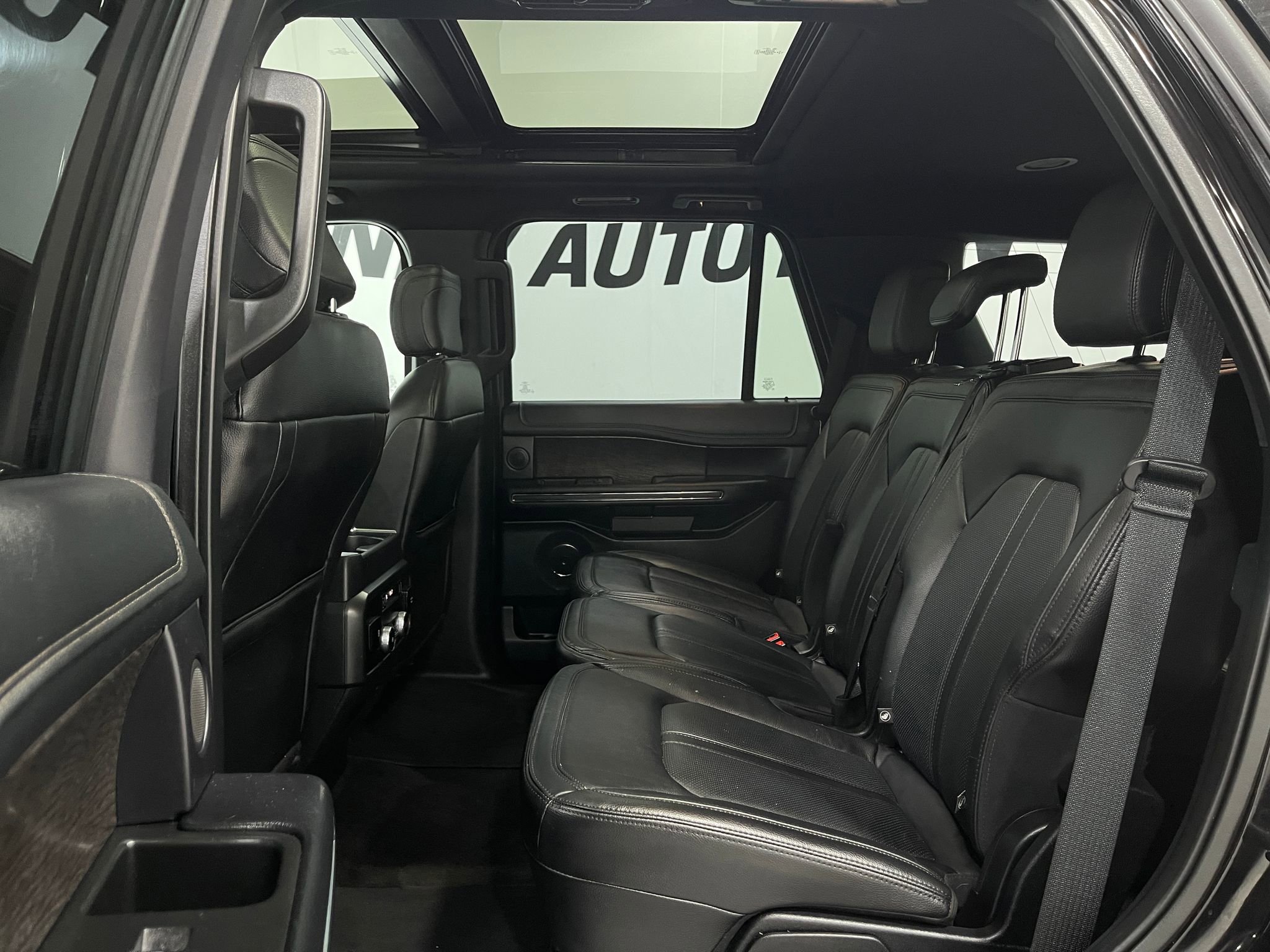 Used 2020 Ford Expedition Limited AWD/4WD image 30