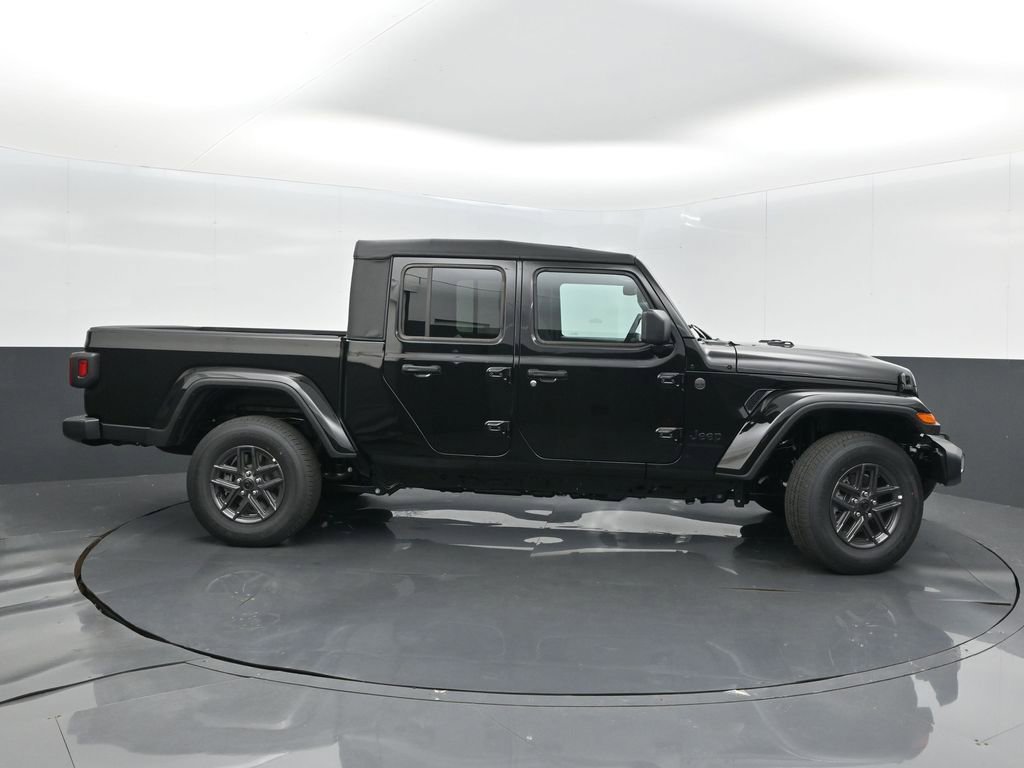 New 2025 Jeep Gladiator Sport AWD/4WD image 8