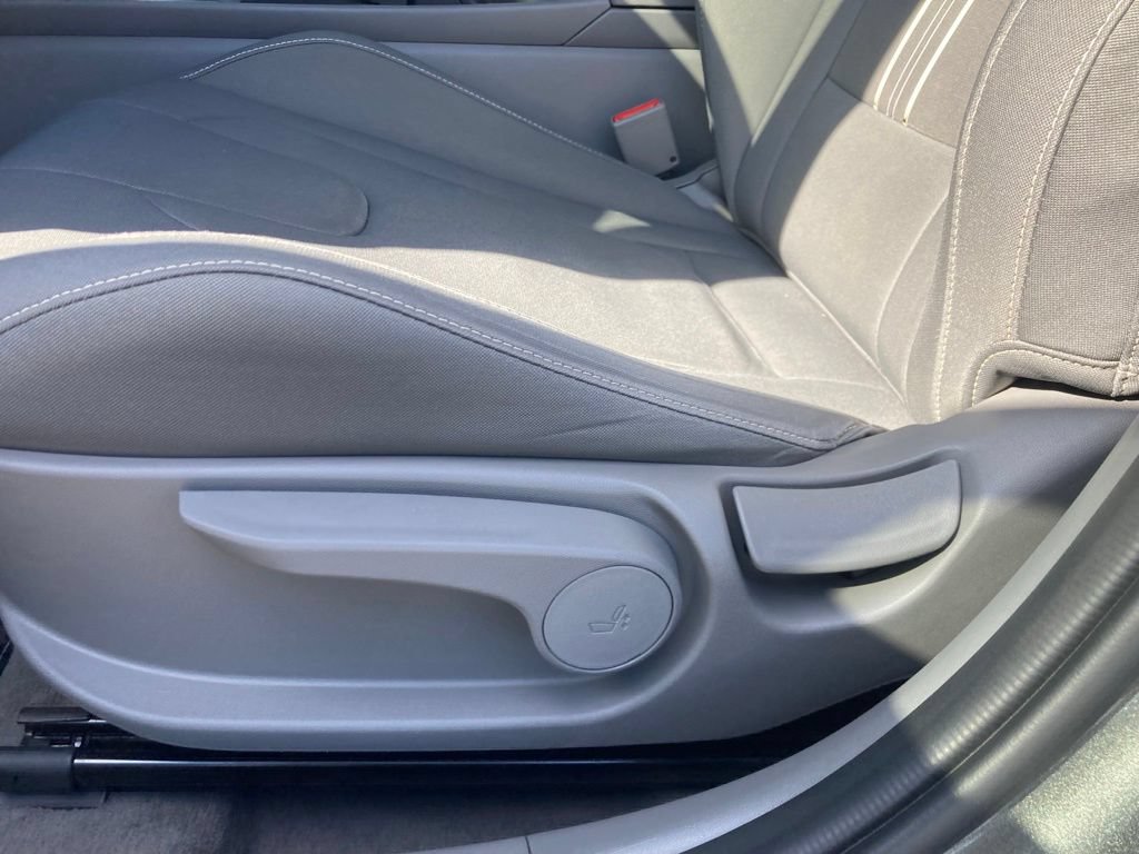 Used 2024 Hyundai Elantra SEL FWD image 4