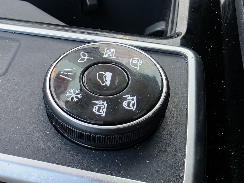 Used 2025 Nissan Pathfinder SL image 32