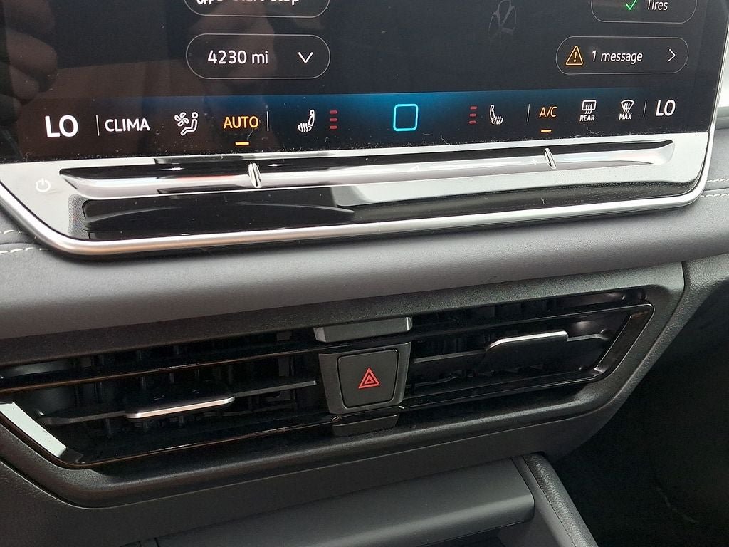 Used 2026 Volkswagen Tiguan SE FWD image 16