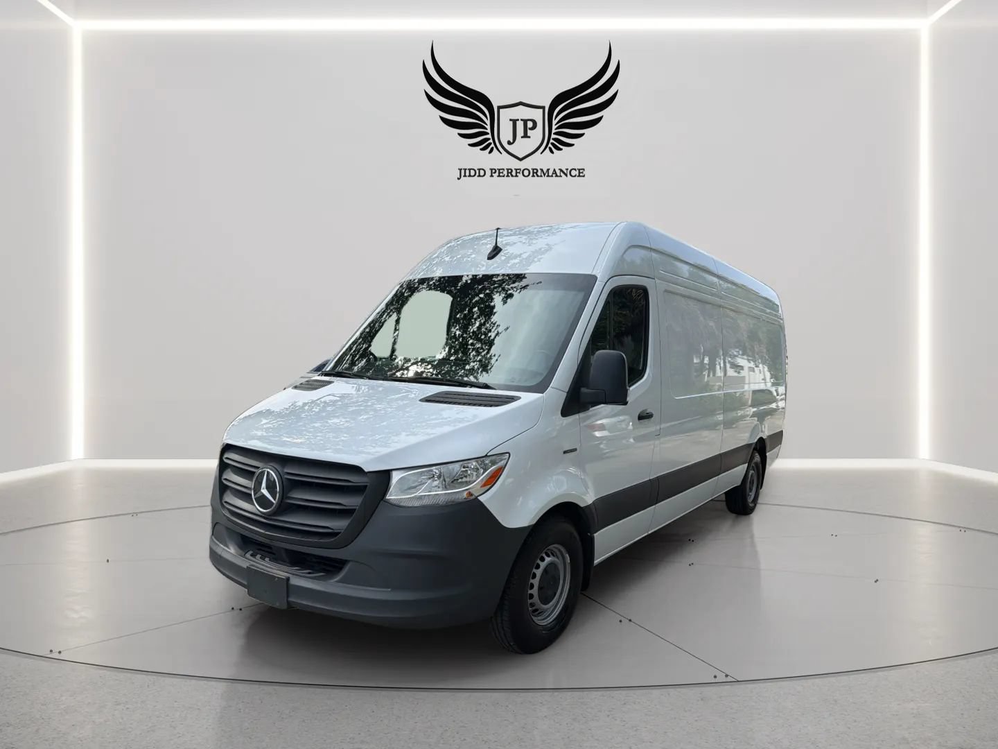 Used 2024 Mercedes-Benz eSprinter 170 Cargo image 8