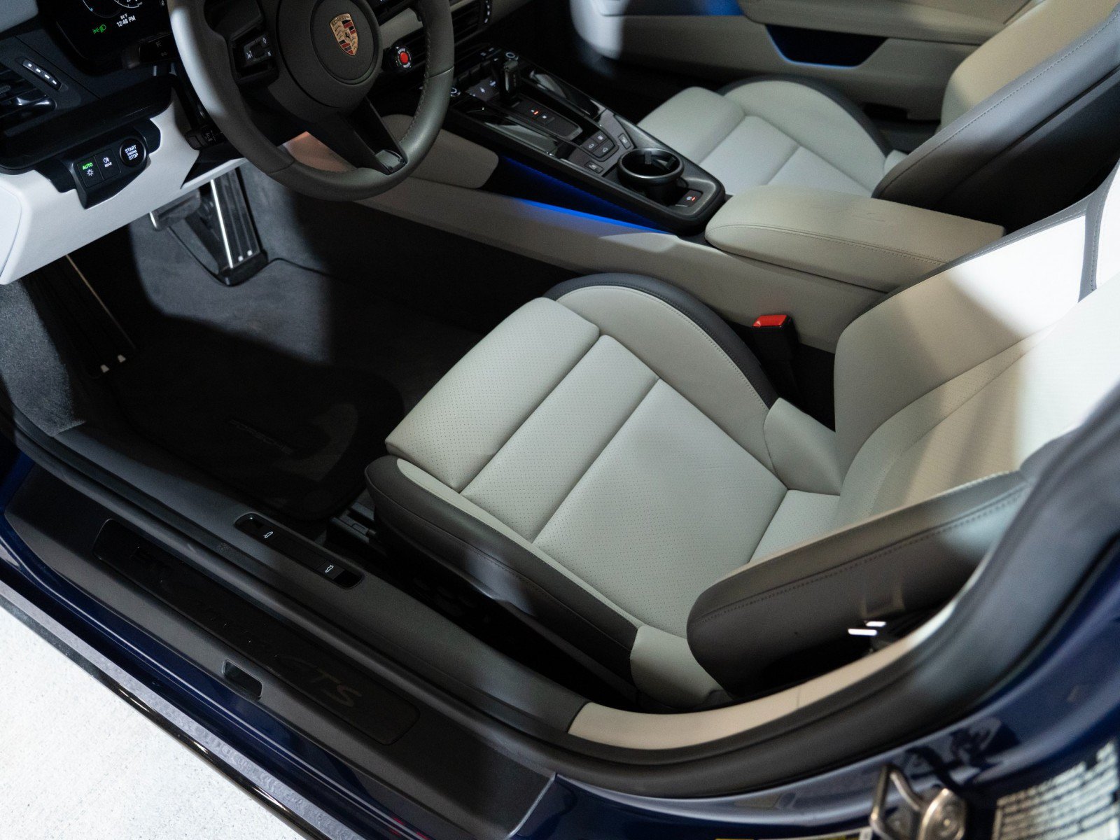 Certified 2025 Porsche 911 Carrera GTS RWD image 15