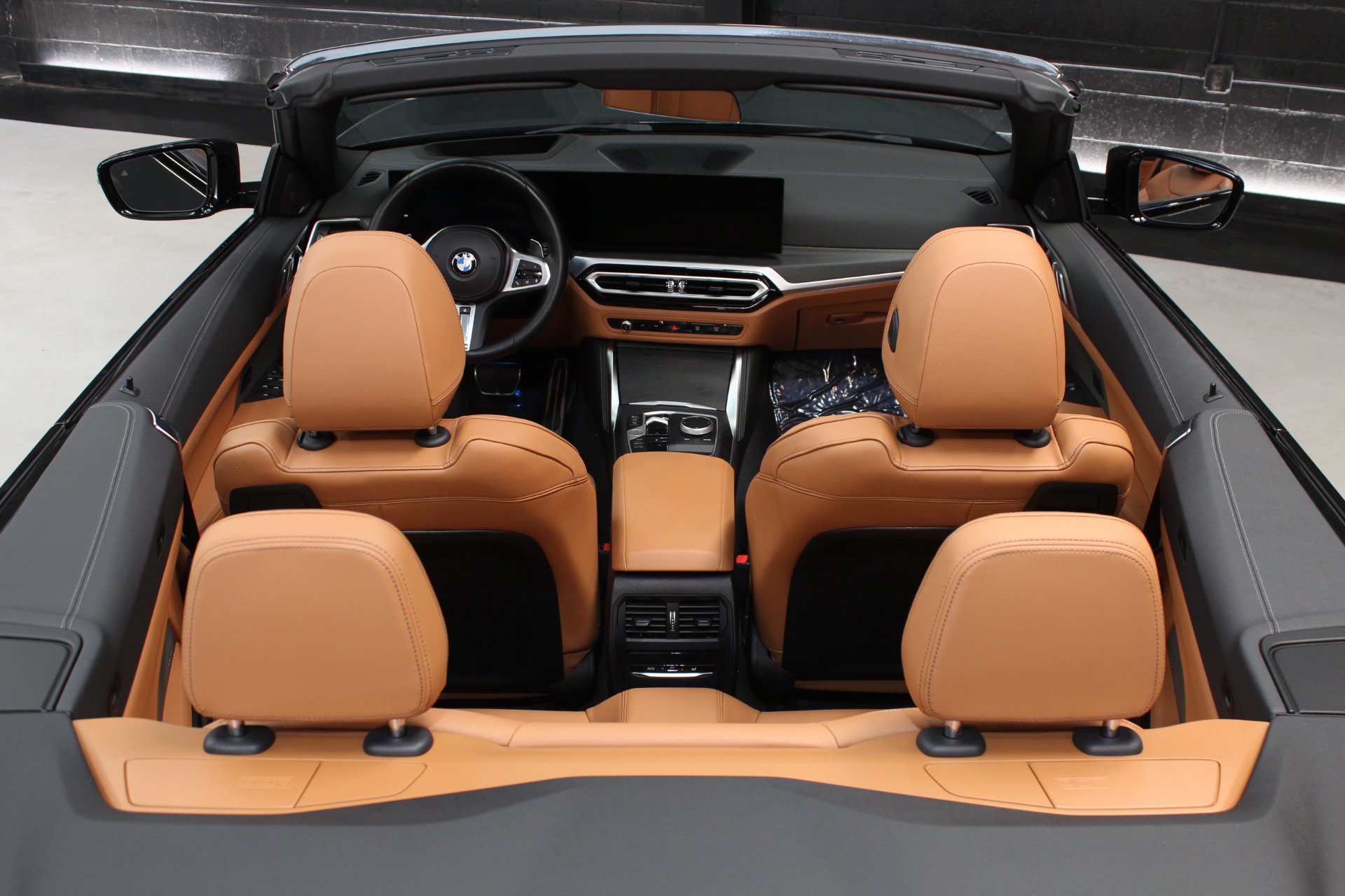 Used 2024 BMW M440i Convertible w/ Premium Package RWD image 38
