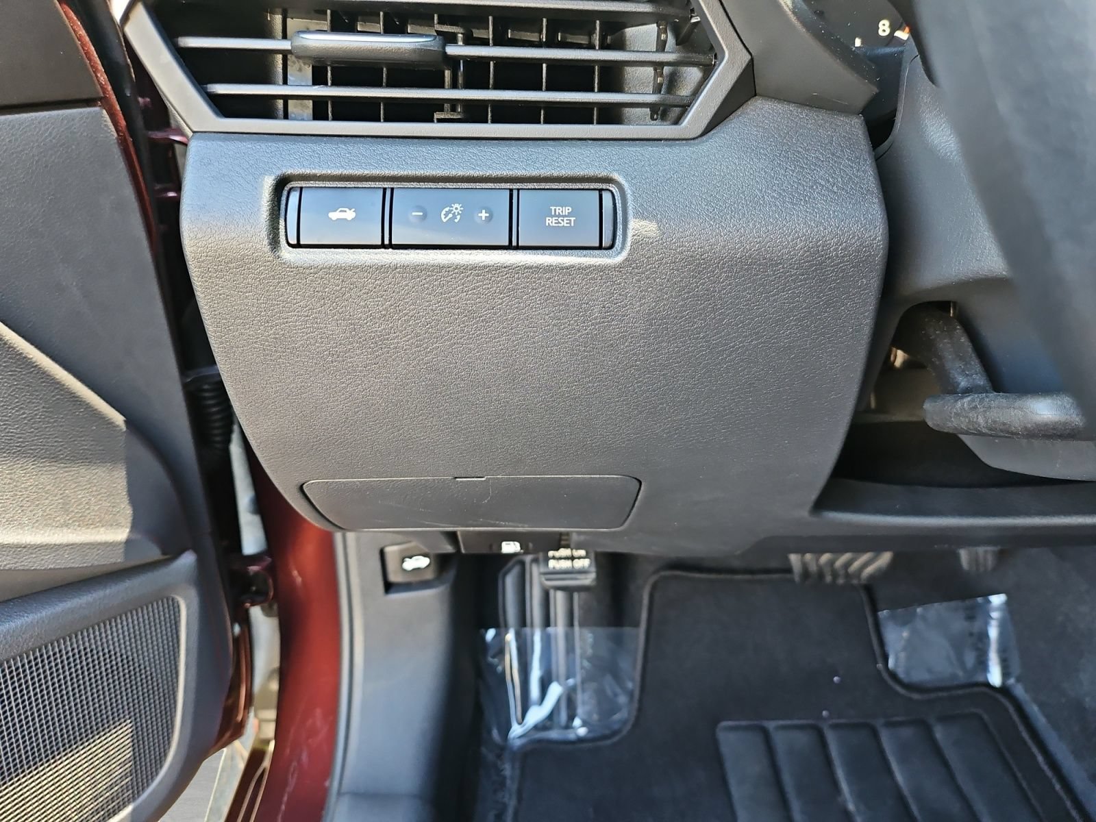 Used 2025 Nissan Altima 2.5 SV FWD image 19