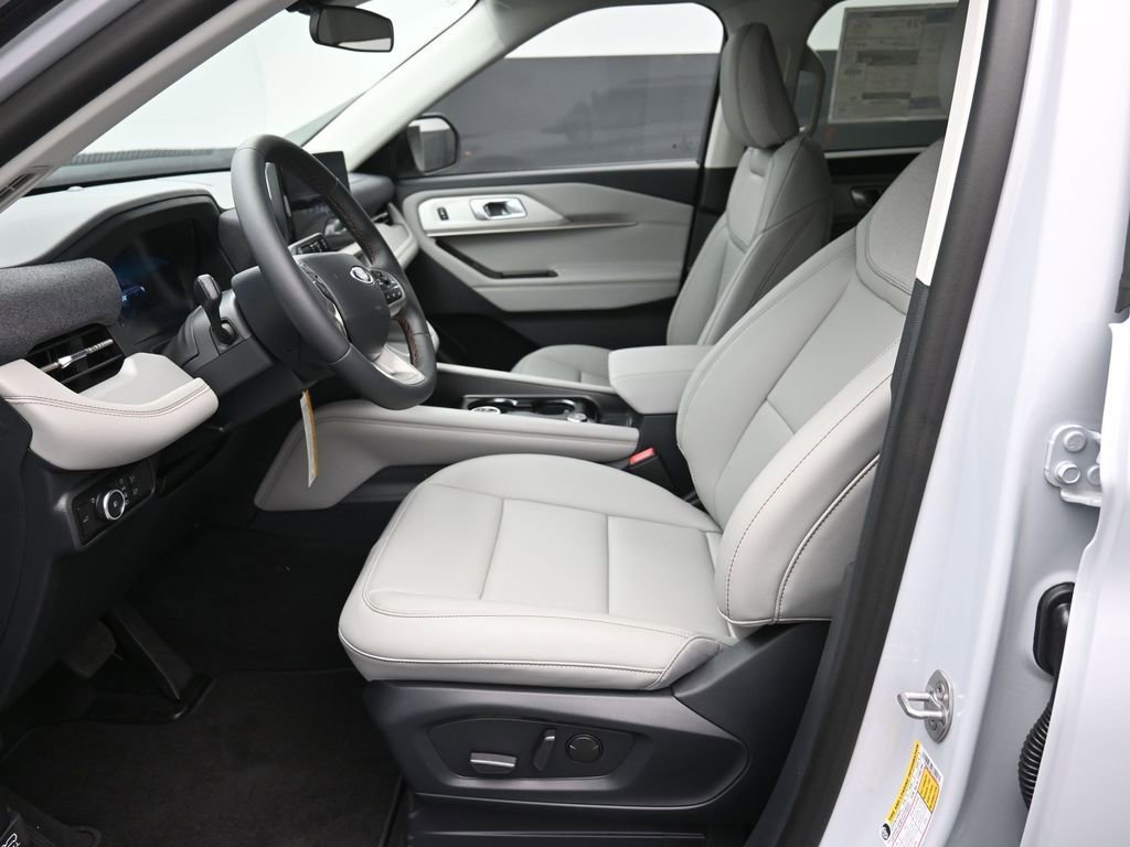 New 2026 Ford Explorer Active w/ Active Comfort Package image 21