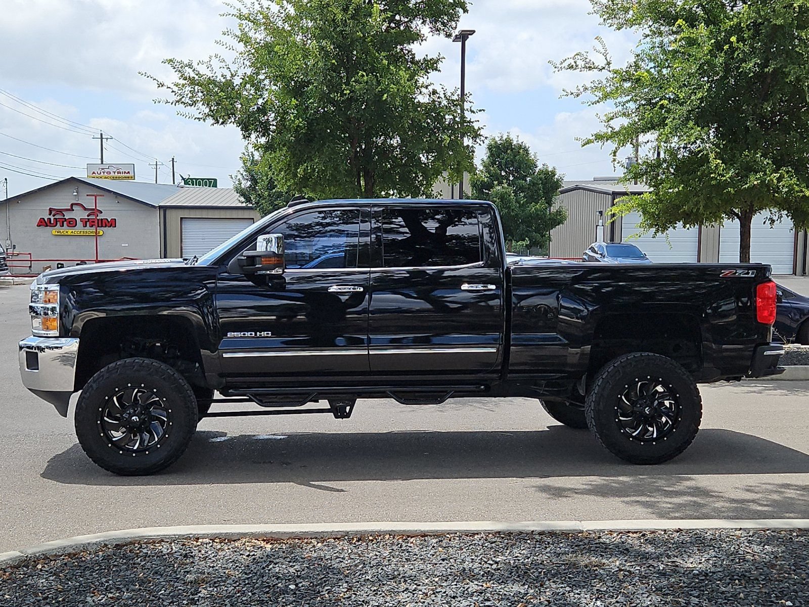 Used 2015 Chevrolet Silverado 2500 LTZ w/ Duramax Plus Package AWD/4WD image 2