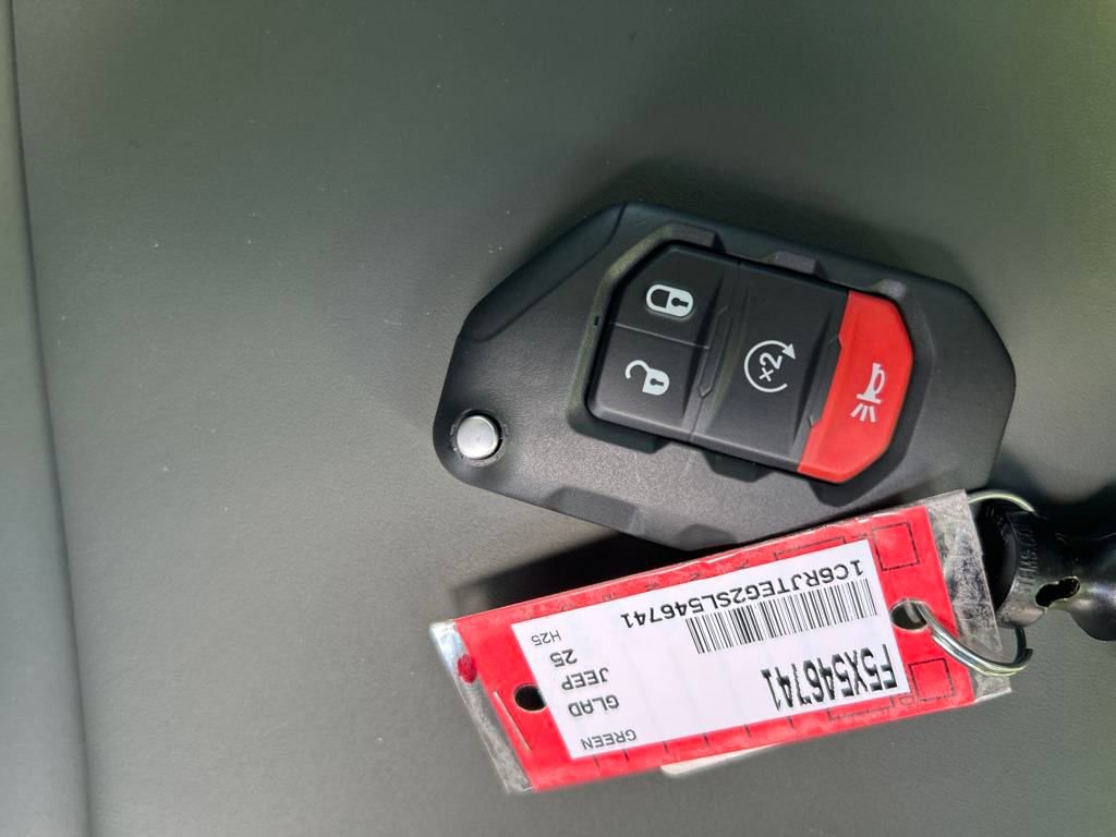 New 2025 Jeep Gladiator Mojave image 30