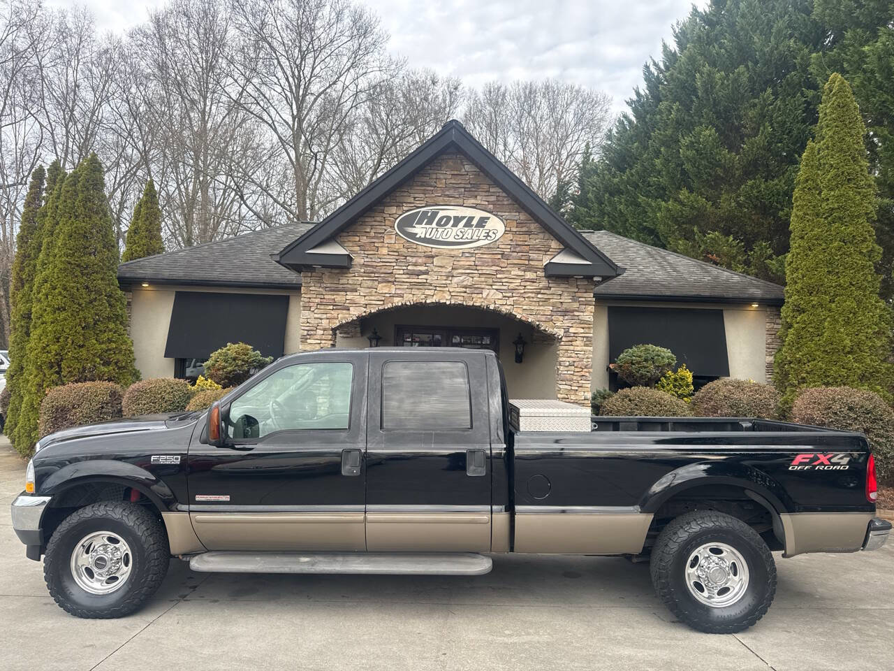 Used 2003 Ford F250 XL image 1