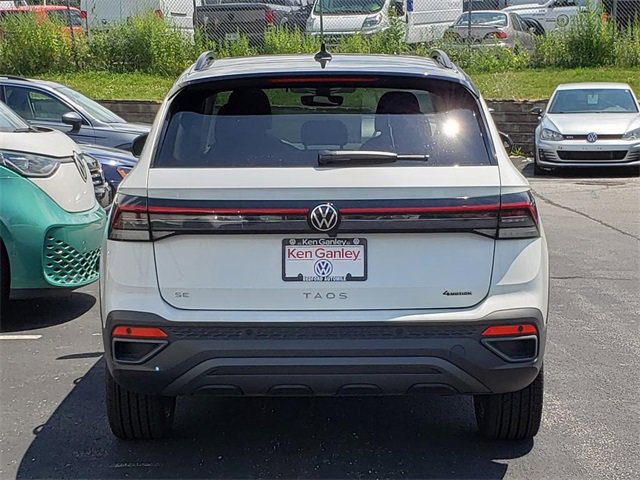 New 2025 Volkswagen Taos SE image 4
