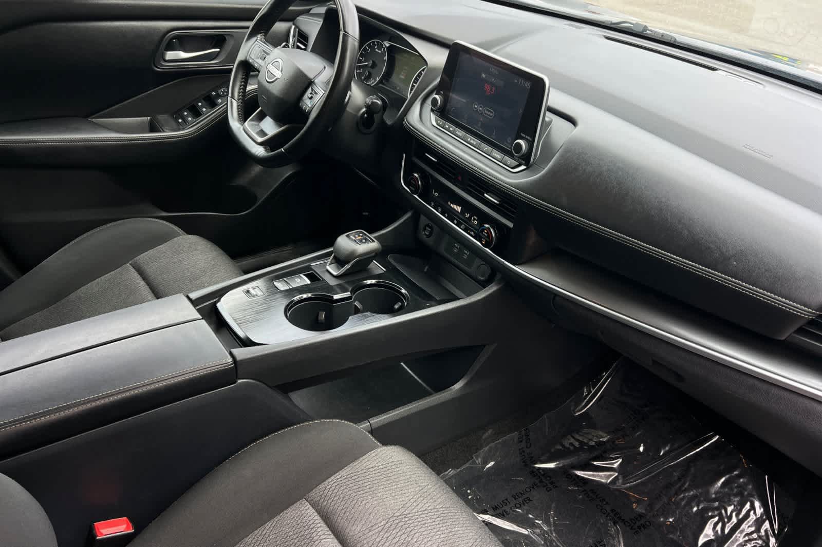 Used 2025 Nissan Rogue SV FWD image 6