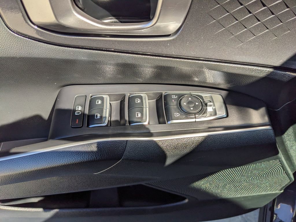 Certified 2025 Kia Sorento LX FWD image 20