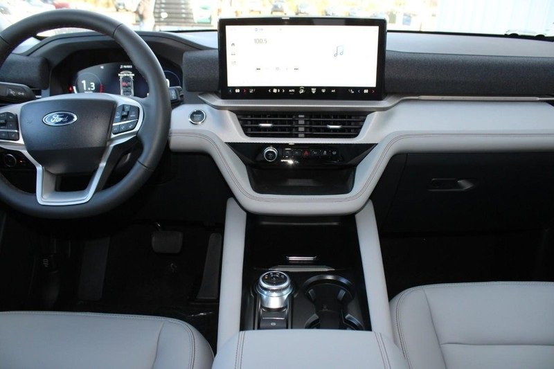 New 2025 Ford Explorer Active w/ Active Comfort Package image 7