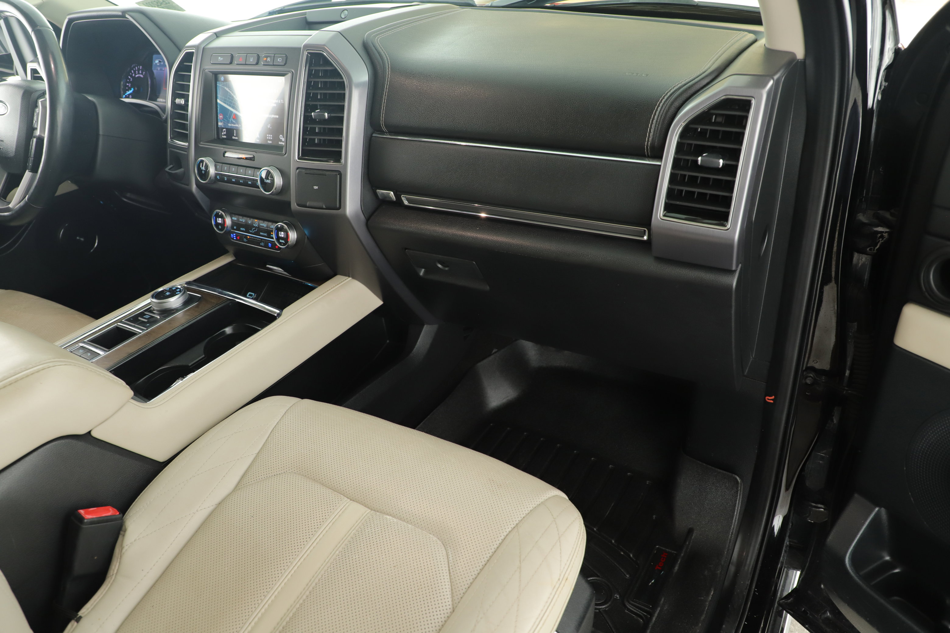 Used 2019 Ford Expedition Platinum image 21