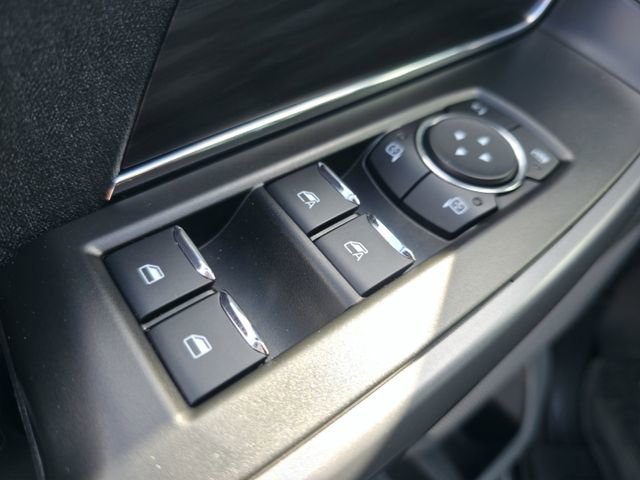 Used 2025 Ford F150 Lariat w/ Equipment Group 501A Mid image 17