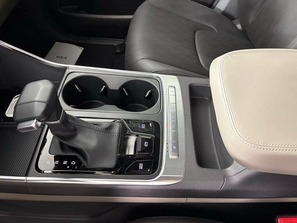 New 2026 Kia Carnival EX FWD image 38