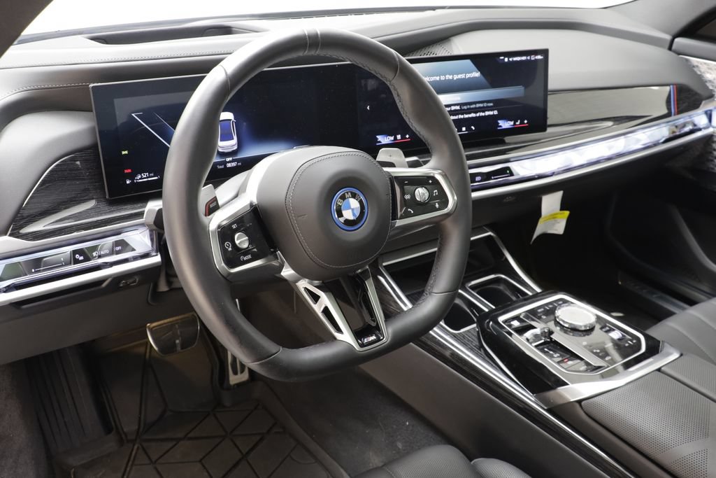 Used 2026 BMW 750e xDrive w/ Autobahn Package AWD/4WD image 7