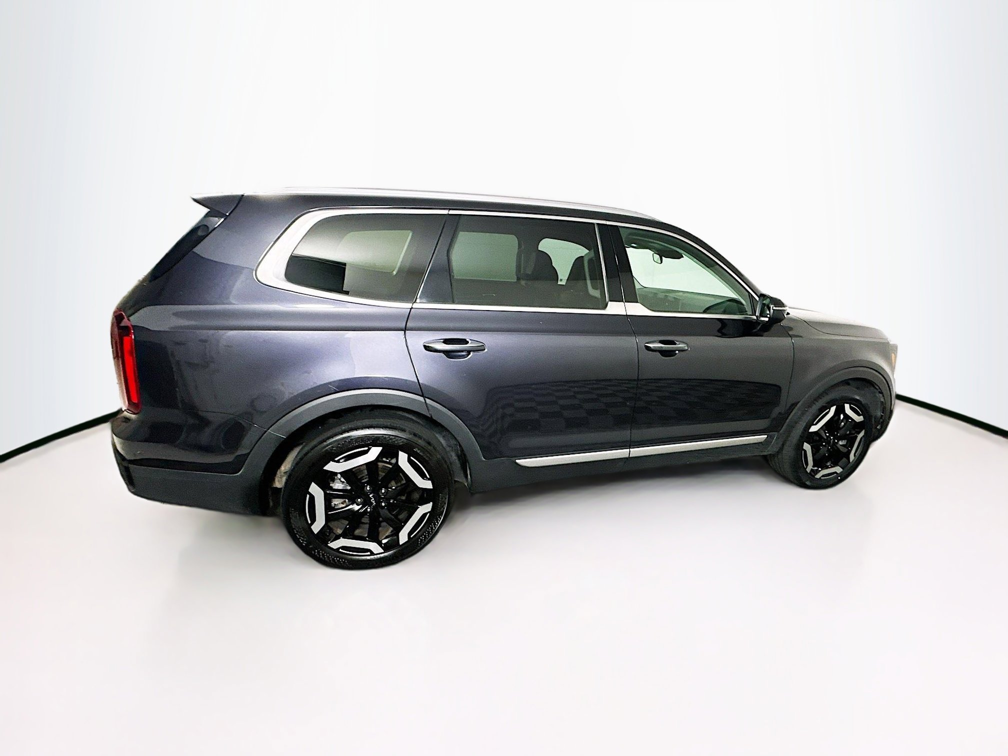 Used 2025 Kia Telluride S image 10