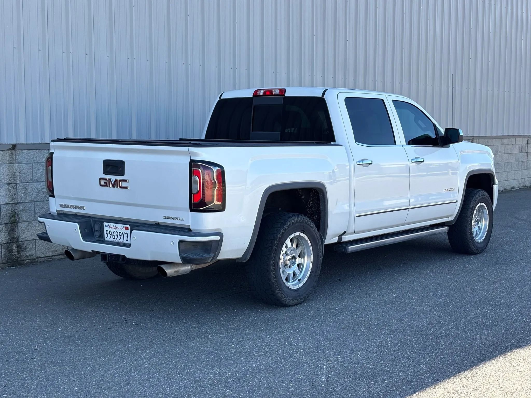 Used 2016 GMC Sierra 1500 Denali w/ Enhanced Driver Alert Package image 3