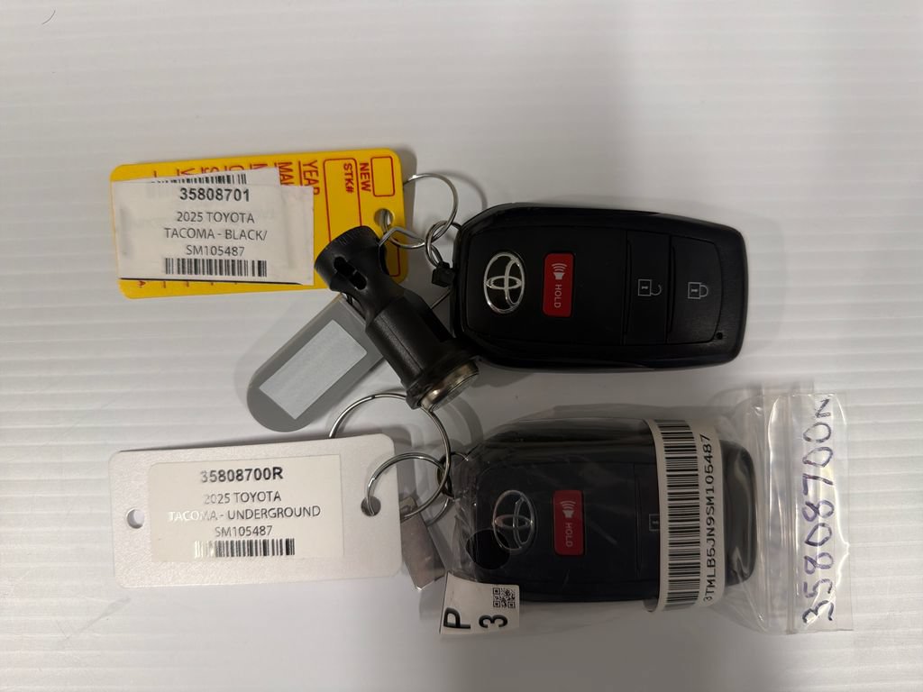 Certified 2025 Toyota Tacoma SR5 AWD/4WD image 28