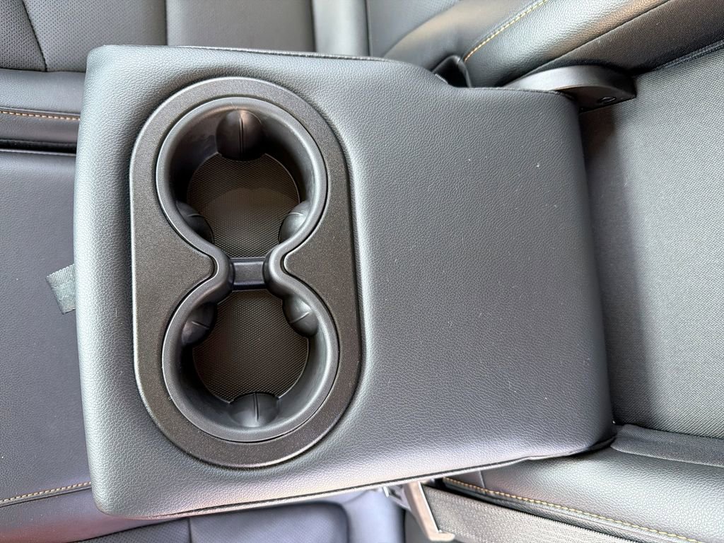 Used 2023 GMC Terrain AT4 image 32