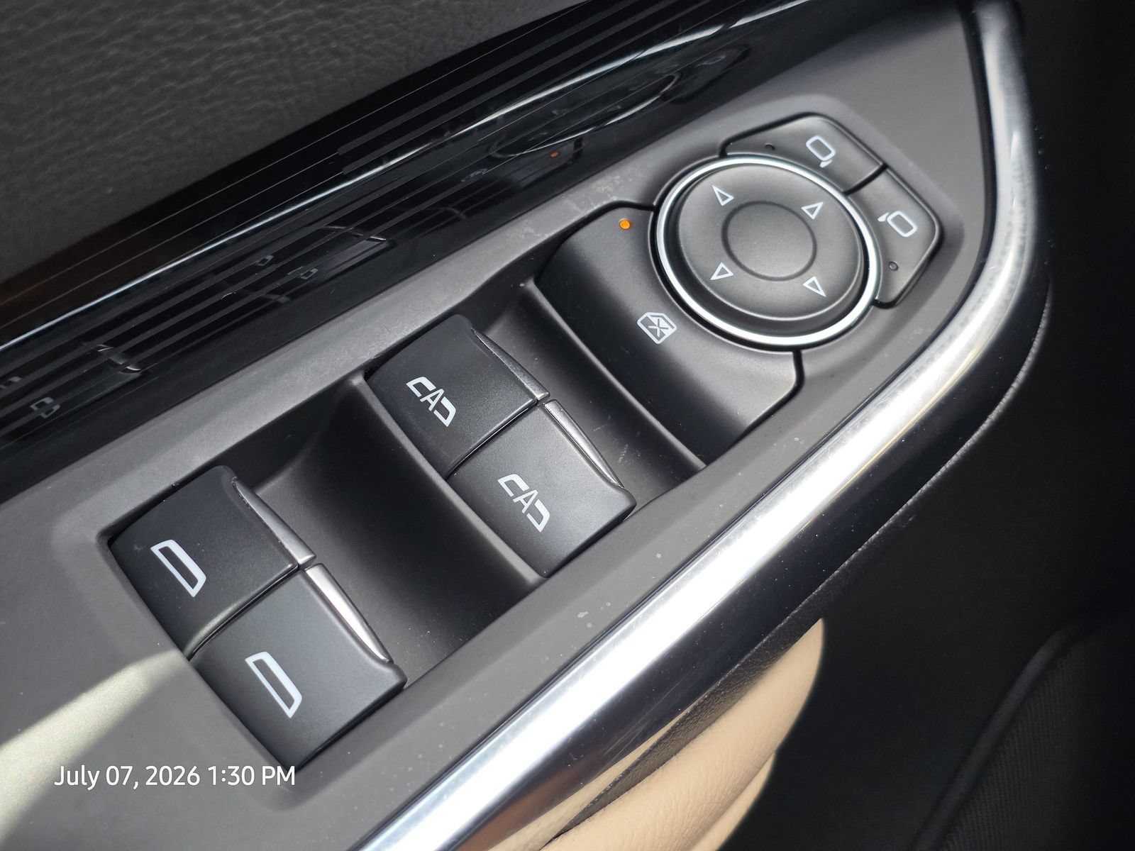 Used 2024 Cadillac XT4 Luxury w/ Cold Weather Package FWD image 32