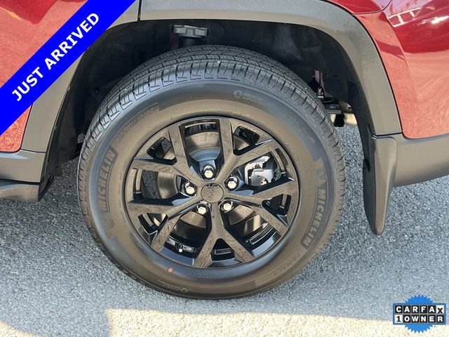 Certified 2024 Jeep Grand Cherokee Altitude AWD/4WD image 12