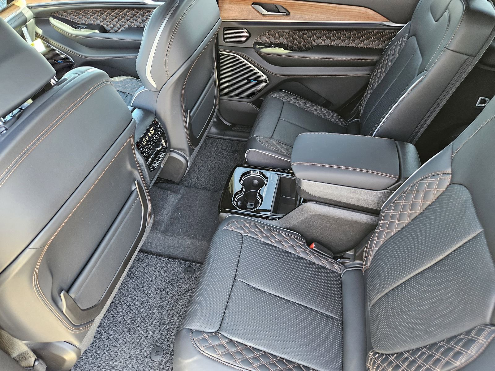 New 2026 Jeep Grand Cherokee L Summit w/ Obsidian Package image 28