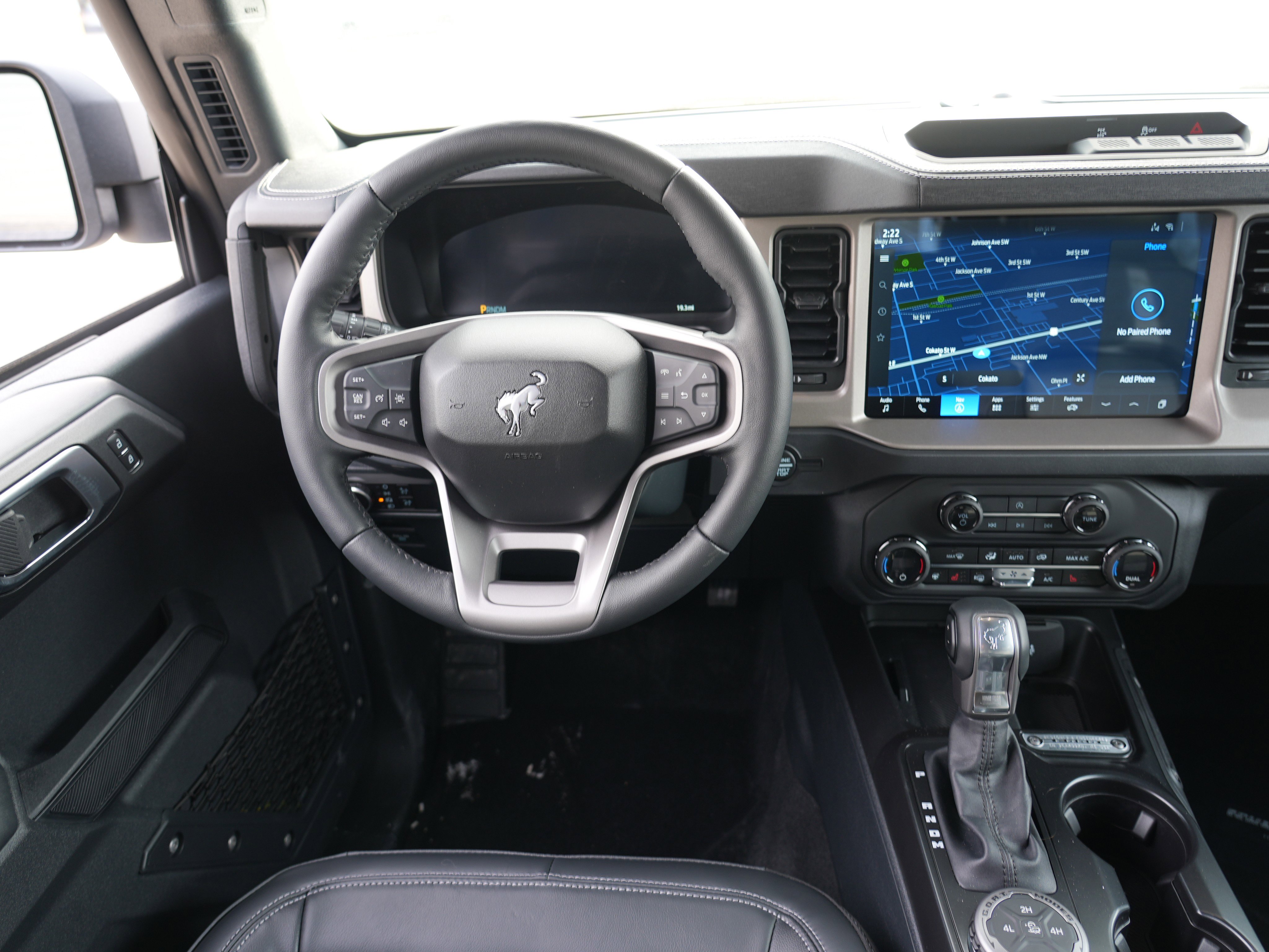 New 2025 Ford Bronco Outer Banks w/ Black Appearance Package image 19