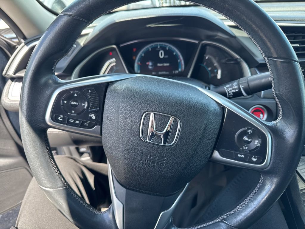 Used 2018 Honda Civic Touring image 4