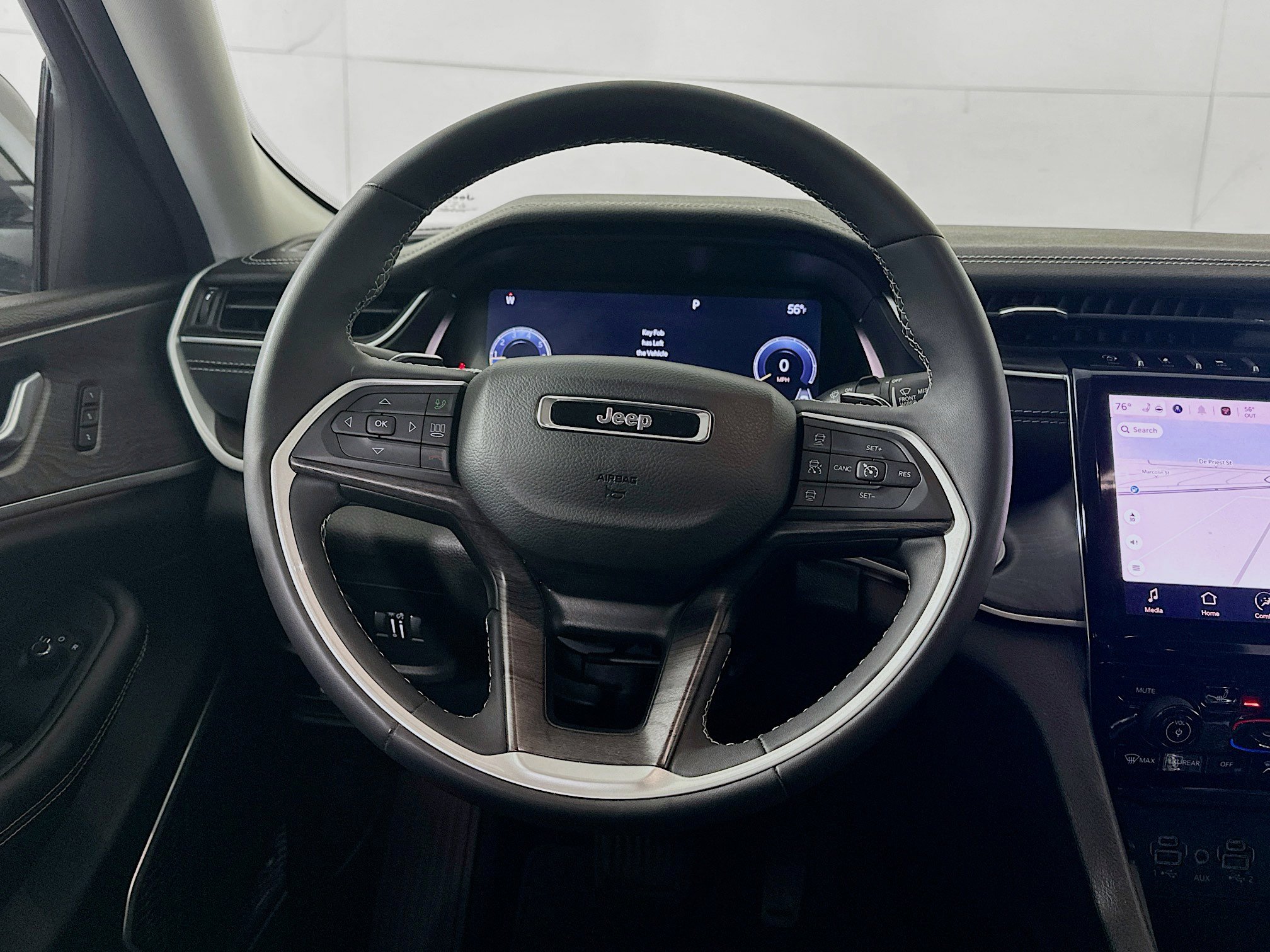 Used 2023 Jeep Grand Cherokee Limited image 18