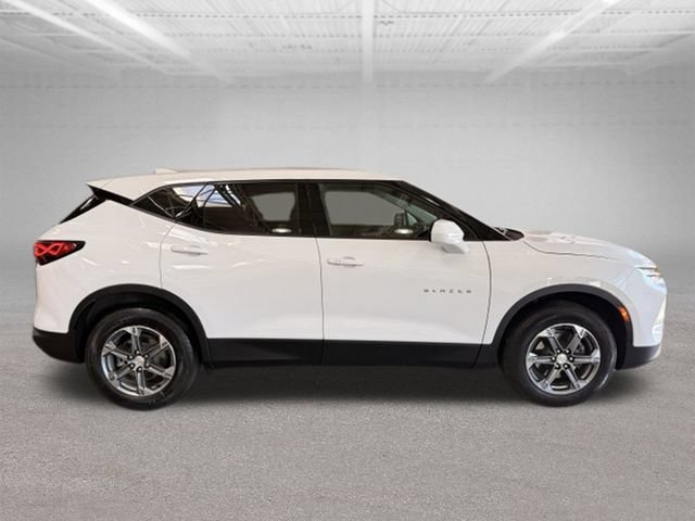 Used 2024 Chevrolet Blazer LT FWD image 21