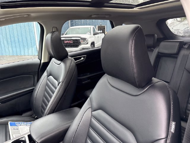 Used 2023 Ford Edge SEL w/ Convenience Package AWD/4WD image 9