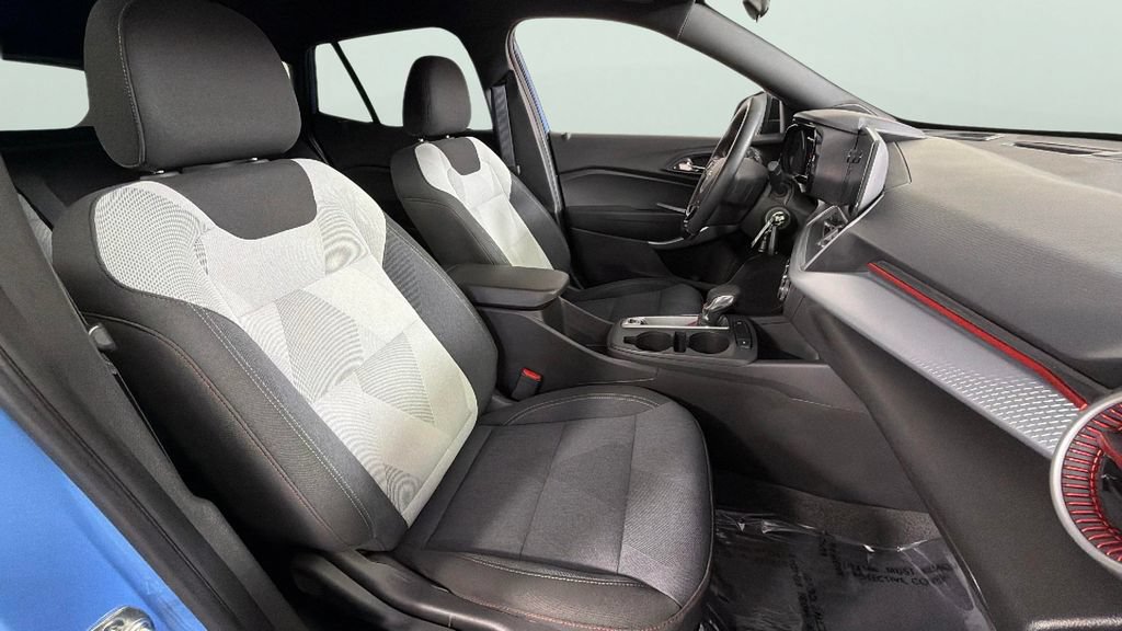 Certified 2024 Chevrolet Trax RS w/ Driver Confidence Package FWD image 34
