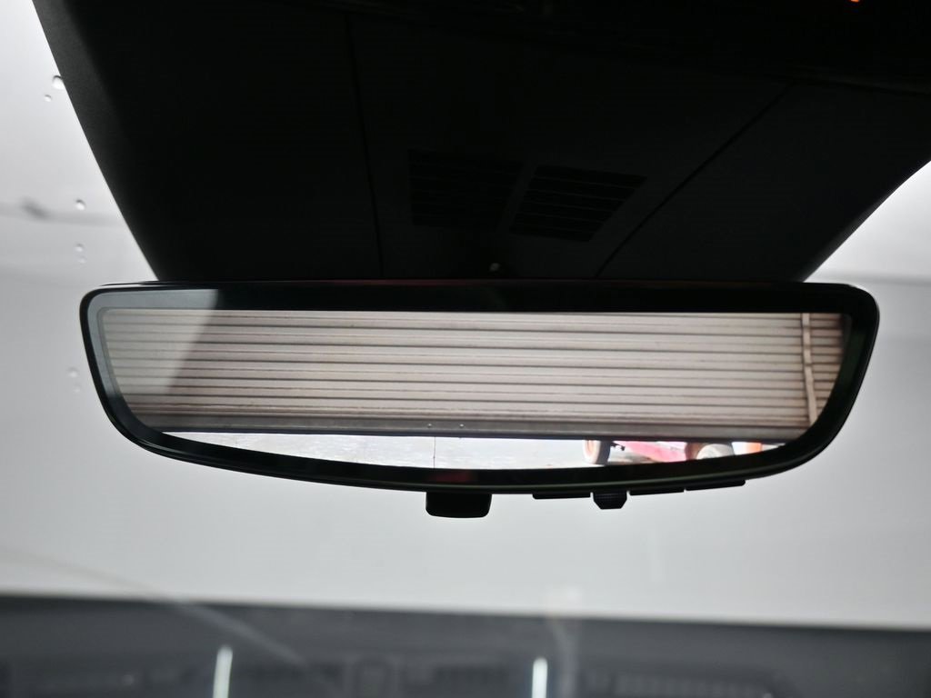 Used 2023 Cadillac Lyriq 2WD image 34