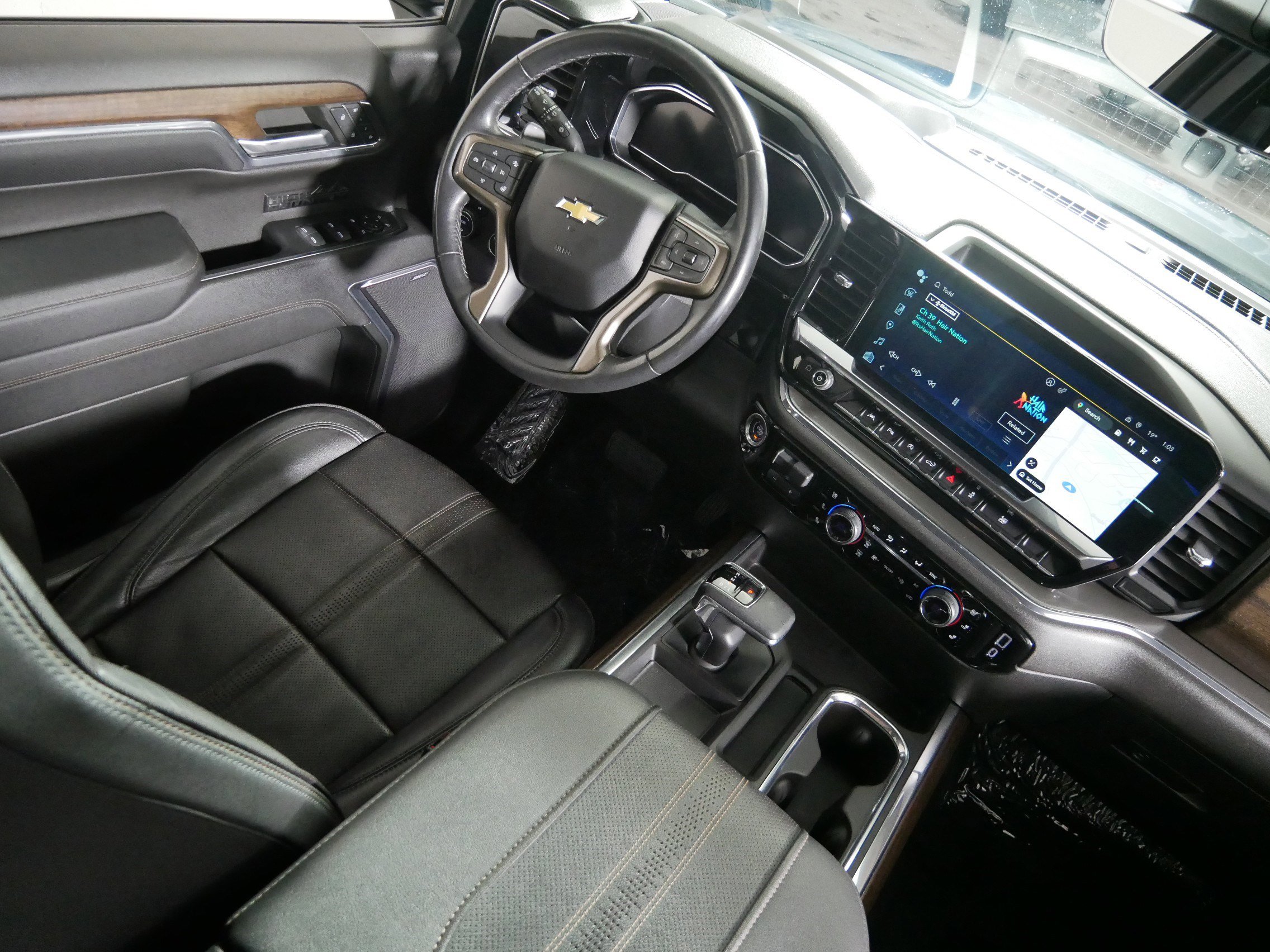 Used 2023 Chevrolet Silverado 1500 High Country w/ Technology Package image 9