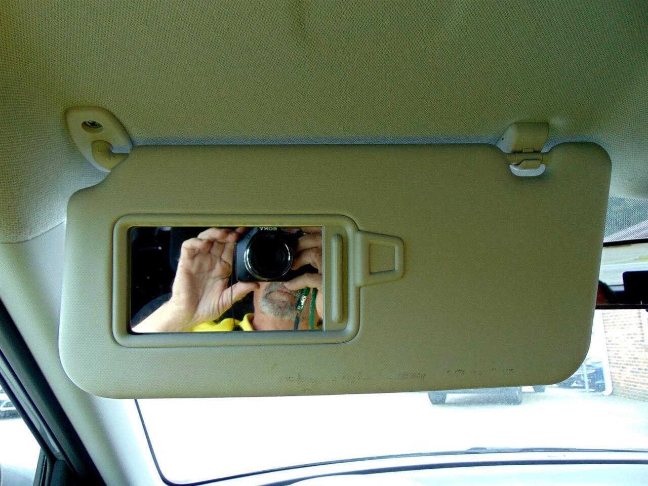 Used 2024 Kia Soul LX w/ Option Group 015 image 16