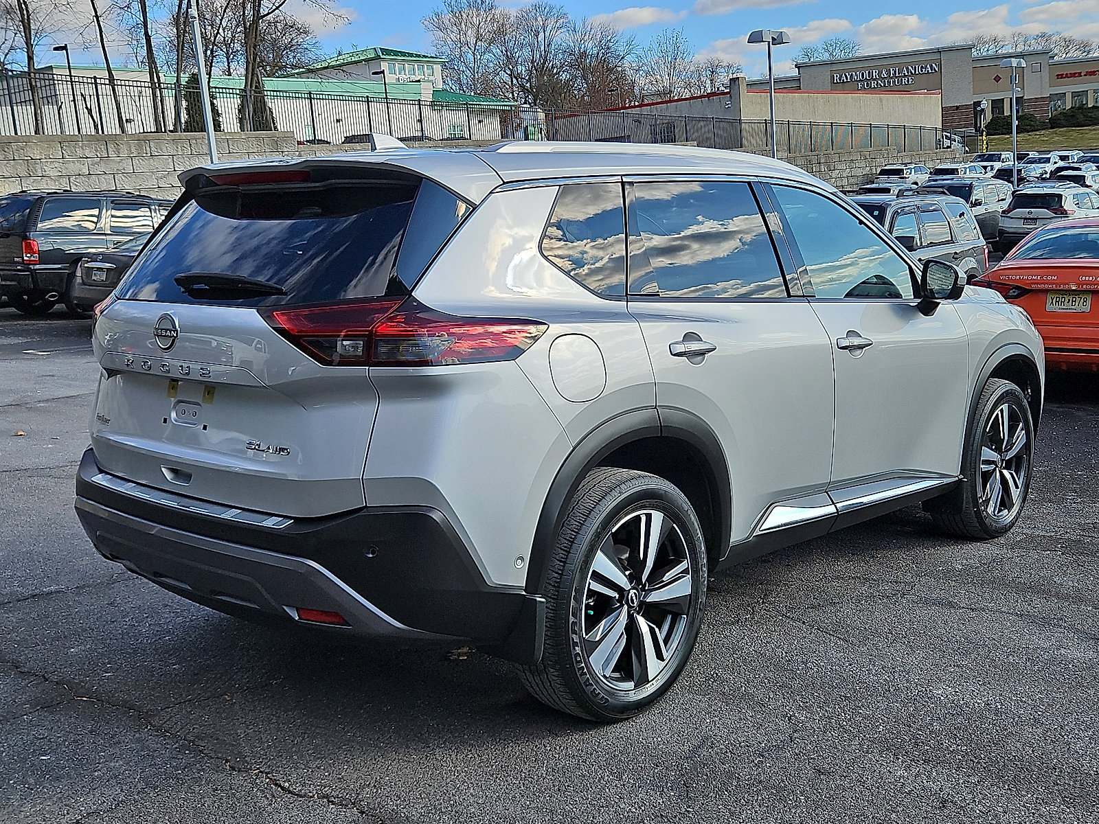 Certified 2023 Nissan Rogue SL w/ SL Premium Package image 6