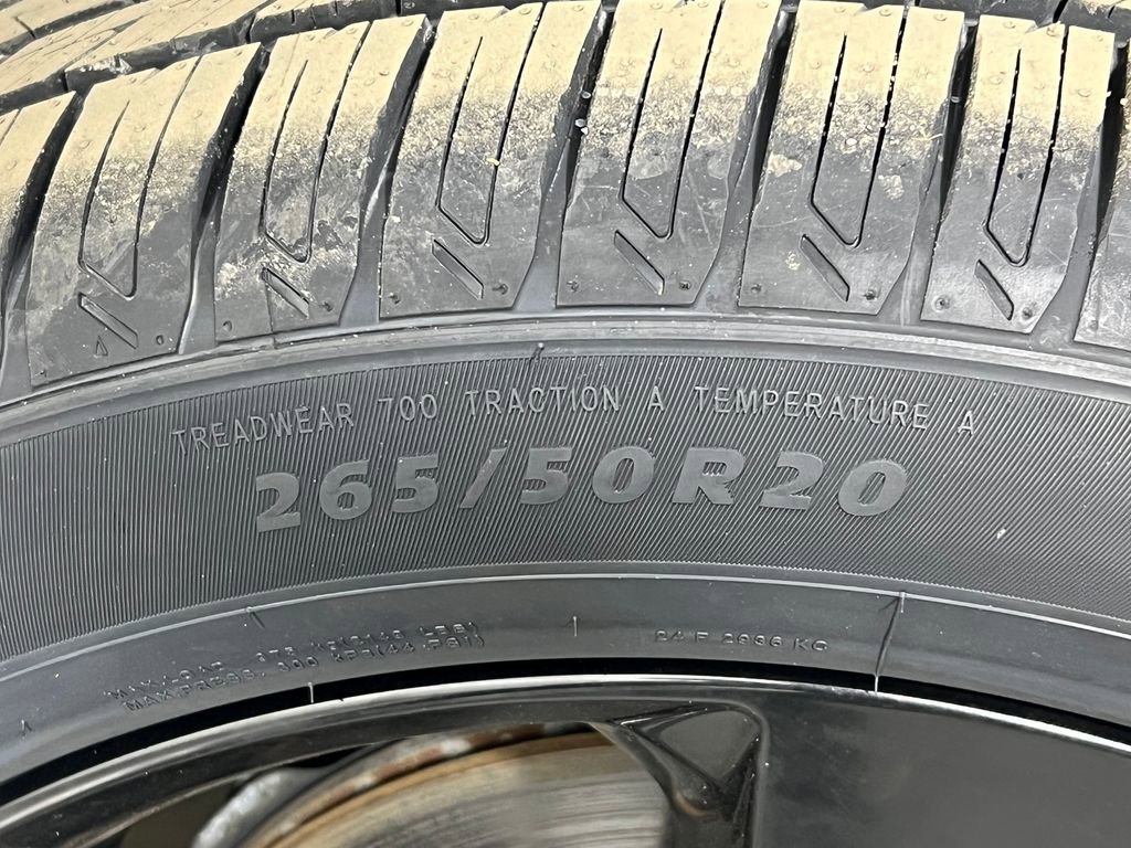 Used 2023 Jeep Grand Cherokee L Laredo image 45