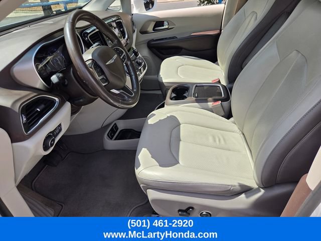 Used 2019 Chrysler Pacifica Touring-L Plus w/ Advanced Safetytec Group FWD image 9
